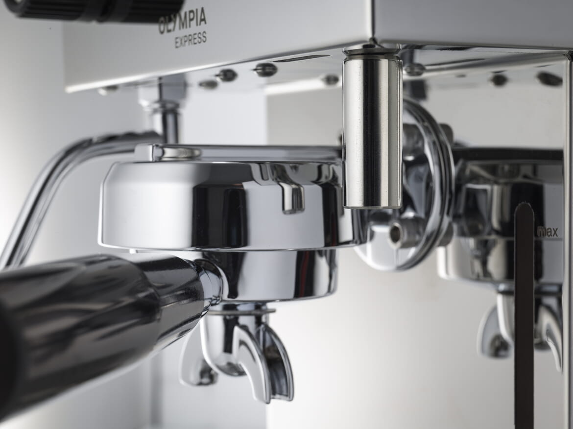 Polierter Heiswasser-Auslass